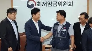 최저임금 노사정 합의로 17년 만에 결정…내년 시간당 1만320원